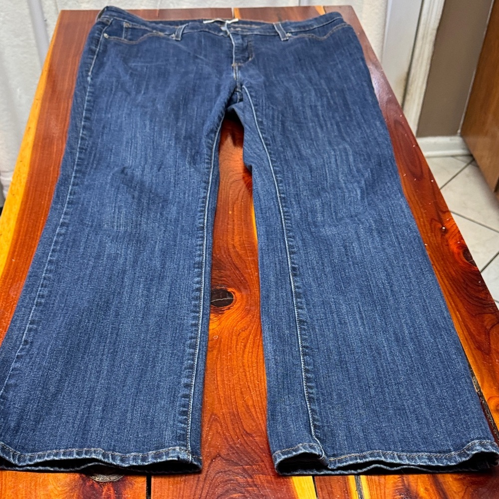 Levi's Dark Blue Relaxed Bootcut Jeans PP109